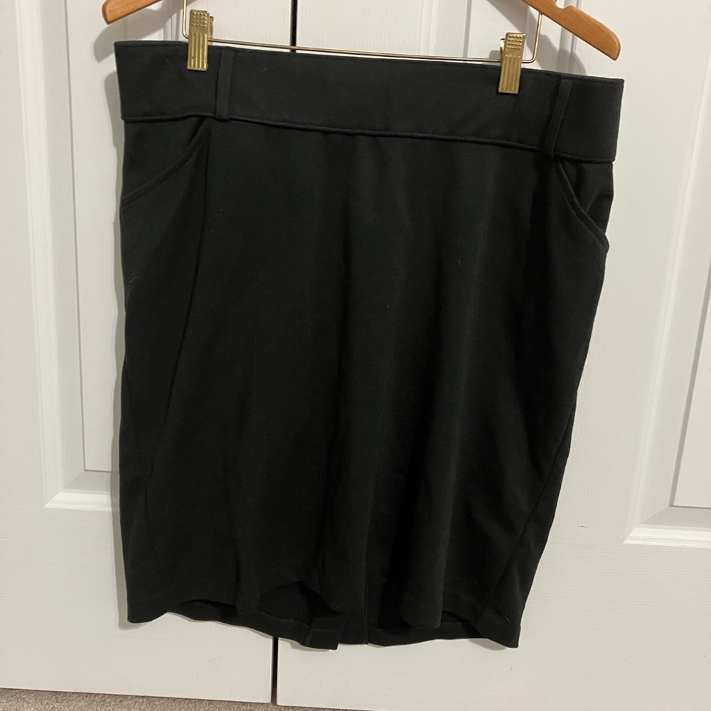 Old Navy size M Black Maternity Skirt